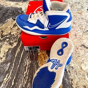 KYRIE INFINITY TB | GAME ROYAL/WHITE (SIZE 7.5)